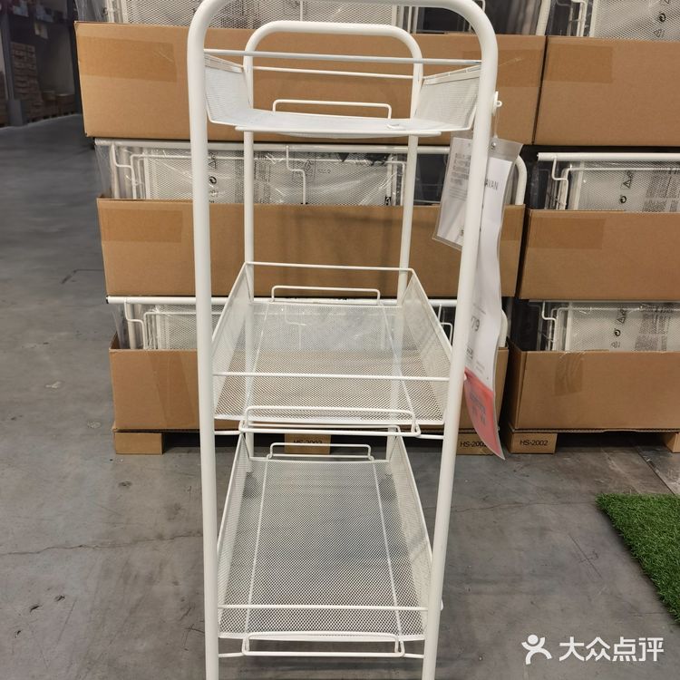 可以存放很多东西。三层隔板，不用时
