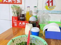 -越洋肖氏老米线(杨家坪店)