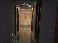 -新盈光·云会所(百丈东路店)