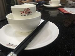 餐具摆设-诚成巫山烤全鱼