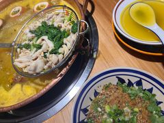 -洱火云南酸菜牛肉火锅(石景山当代商城店)