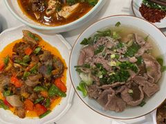 -犇逸·乐山跷脚牛肉·四川现炒(览海店)