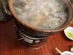 炭炉骟鸡煲-威邵鸡煲(西华路总店)