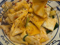 -阿瓦山寨·湘菜现炒·剁椒鱼头王(咸阳总店)