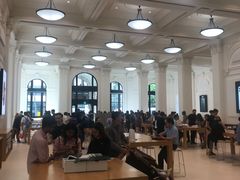 -Apple Store(Brisbane)