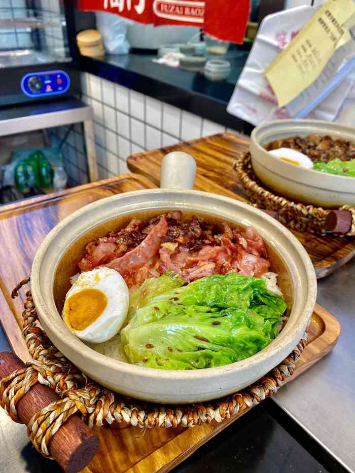 福仔叉烧煲仔饭(第一百货店)-"福仔煲仔饭这家开在一百星巴克旁边的煲