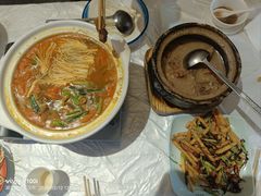 -霄汉牛三鲜湖北砂锅菜(万松园2店)