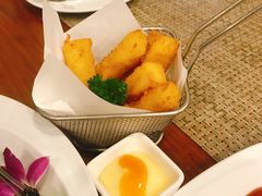 -Chom Cafe and Restaurant