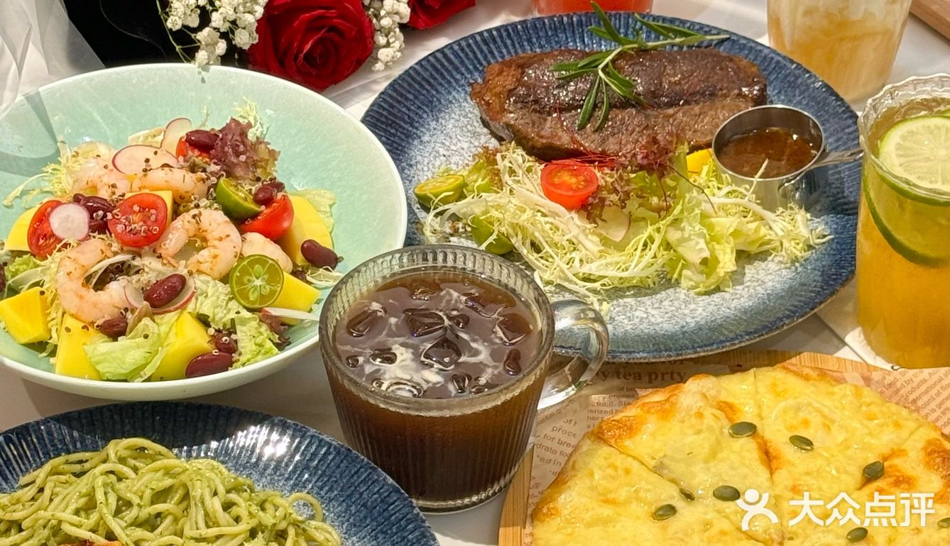 高温烤制，真正做到外焦里嫩，锁住肉里鲜嫩肉汁