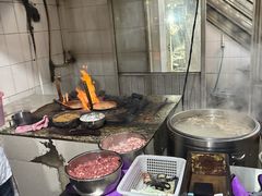 -正宗杨记普洱酸醋米线(总店)