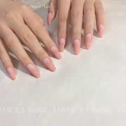 -花岐款式专研健康美甲沙龙