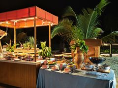 -亚龙湾希尔顿自助餐厅·海鲜·烧烤·沙滩BBQ·现场乐队
