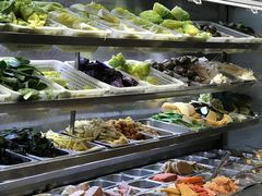 -愉肴麻辣香锅(中山路店)