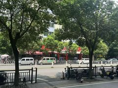 -雅宜酒店(广州黄埔大沙东地铁站店)
