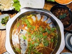 -野山舂·贵州现舂酸汤火锅(鸿通城店)