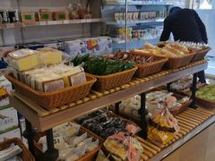 -牛朋牛奶棚(南昌路店)