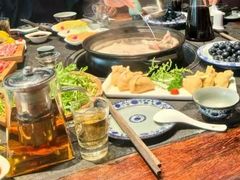 -大匠工房古船木艺术餐厅·猪肚鸡专门店(长白仙岛店)