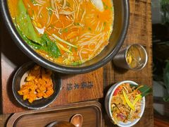 -银米·云南传统过桥米线(双廊黑金冠店)