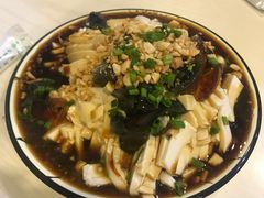 -虾弄弄海派小龙虾·牛羊蝎子火锅