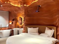 -幸栖洞穴设计酒店(成都春熙路店)