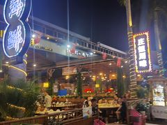 -三亚火车头万人海鲜广场