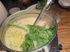 -爱碗亭·鲜炒湖南菜(壹城中心店)