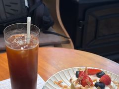 -彳亍咖啡·这里(水湾路店)