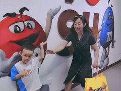 -m豆巧克力世界(上海世茂广场店)