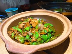 碾辣椒炒肉-吃饭皇帝大土家民族菜(正大广场店)