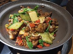泡子姜烧牛蛙-吃饭皇帝大(合生汇店)