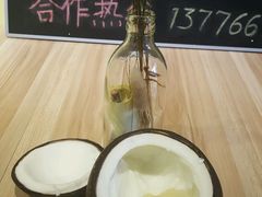 -志龙皇冠吃货椰子铺