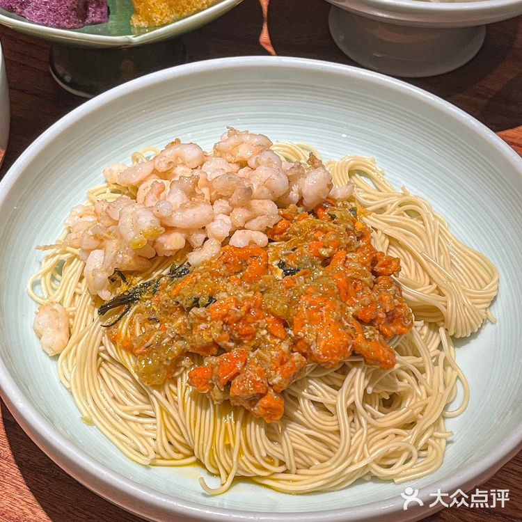 来上海旅游必吃的一碗蟹粉面🍜