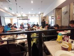 大堂-康师傅私房牛肉面(马泉营奥莱店)