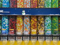 -m豆巧克力世界(上海世茂广场店)