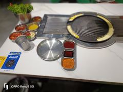 -山野的朋友露营炭火烤肉