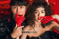 俏皮可爱-巴黎婚纱摄影工作室