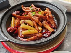 砂锅焗猪蹄凤爪-吕氏焗小鲜•花园餐厅(八大关店)