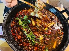 -鸿顺老铁锅美蛙鱼府(解放碑店)