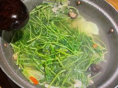 黑猪灼泉水时蔬-吃饭皇帝大土家民族菜(正大广场店)