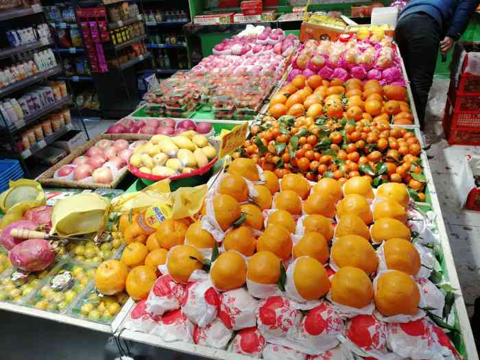 一路领鲜水果生活超市-"这家一直是卖水果的店,地址没变但几经更名.