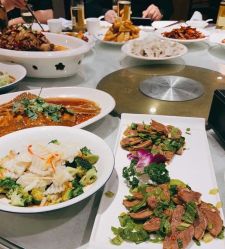 -鑫淼餐饮娱乐中心(江东街店)