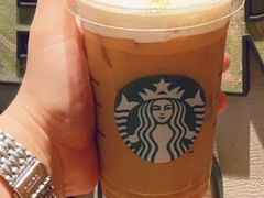 冰星巴克山茶花漾拿铁-星巴克(温州银泰大西洋店)