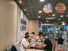 -麦当劳(轻轨曹杨路店)