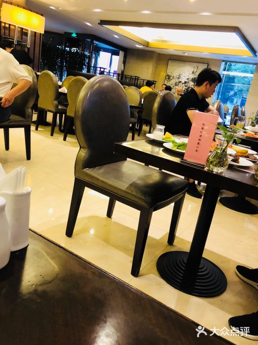 晶丽香榭自助餐(南京大饭店)大堂图片
