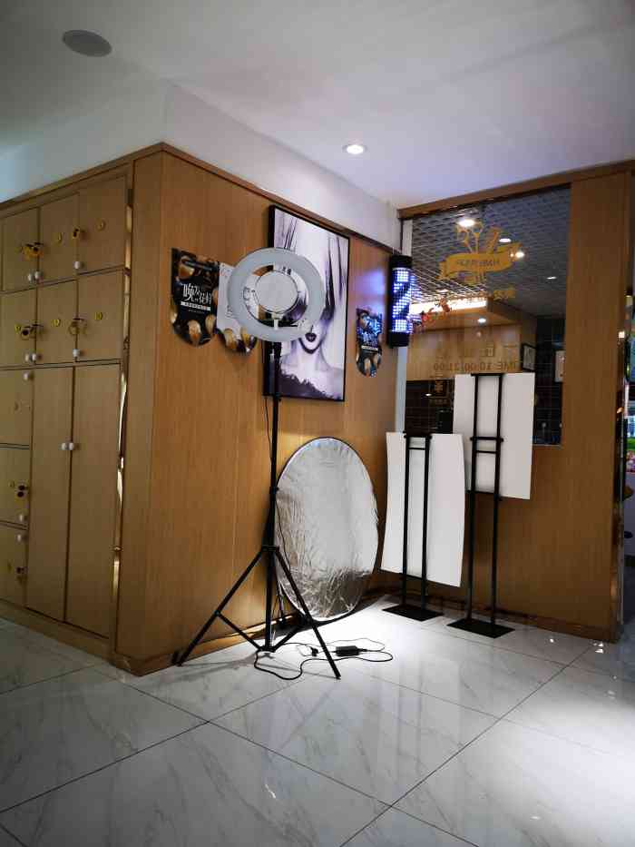 一佳造型(盐市口新世界店)-"一佳造型成都不少分店.