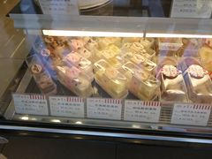 -红宝石·鲜奶小方·海派西点房(丰庄店)