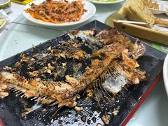 烤虹鳟鱼-闻道食府烙饼卷带鱼(原车耳营店原大觉寺店)