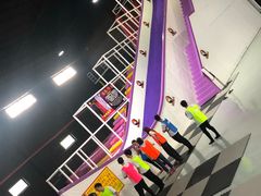 -嘿哟动霸CHUA·新潮玩运动娱乐中心·蹦床滑冰团建乐园