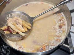 -尚尚仙·酸汤猪手·猪肚鸡火锅(华联万柳购物中心店)