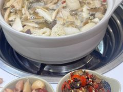 -原林野山菌火锅·炒菌(关上野生菌一条街店)
